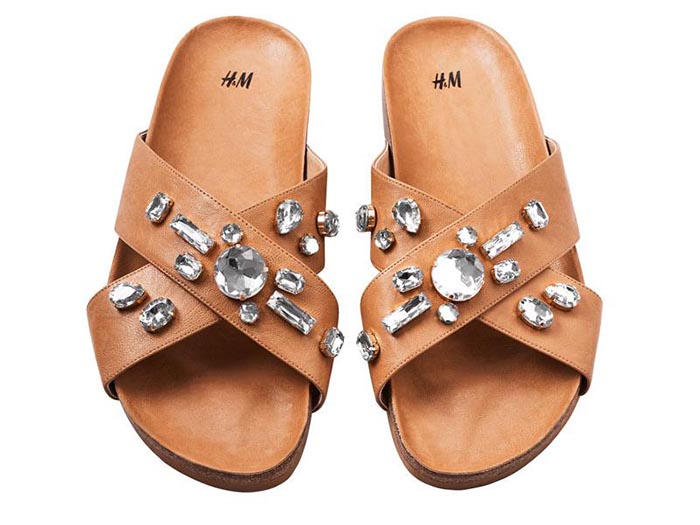 4x zomerschoenen voor deze week: slippers en sandalen. Kies voor deze zomerschoenen en ga voor sandalen en slippers met een fashionable randje.