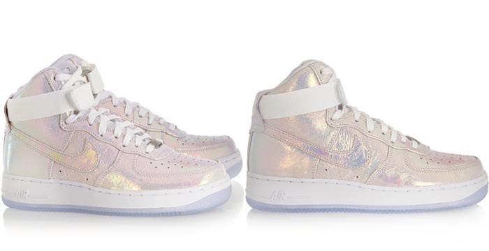 Nike Air Force 1 sneakers: pretty pink. Alles over deze te gekke Nike Air Force 1 sneakers: pretty pink. Laat je inspireren en shop deze musthave nu.