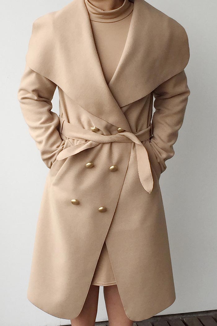 De duster coat; winter mode trend 2015. Ook wel de waterfall coat genoemd. Ga deze winter voor een stijlvolle duster coat net als Kim K. Lees hier.