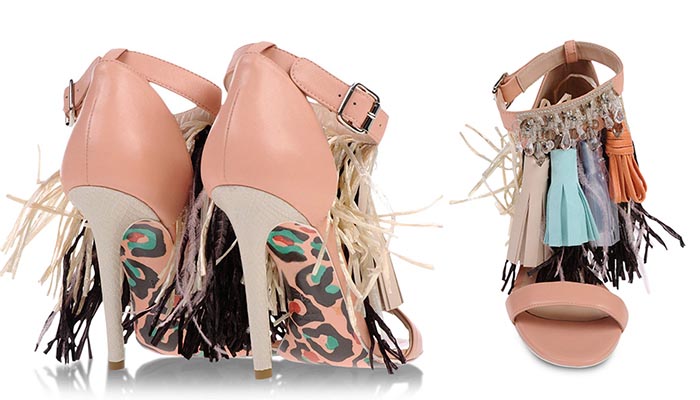 Musthave 2014: Fringe sandalen van MSGM. Franjes zijn hot voor de zomer van 2014. Bekijk deze fringe sandalen hier. Perfect voor de zomer van 2014.