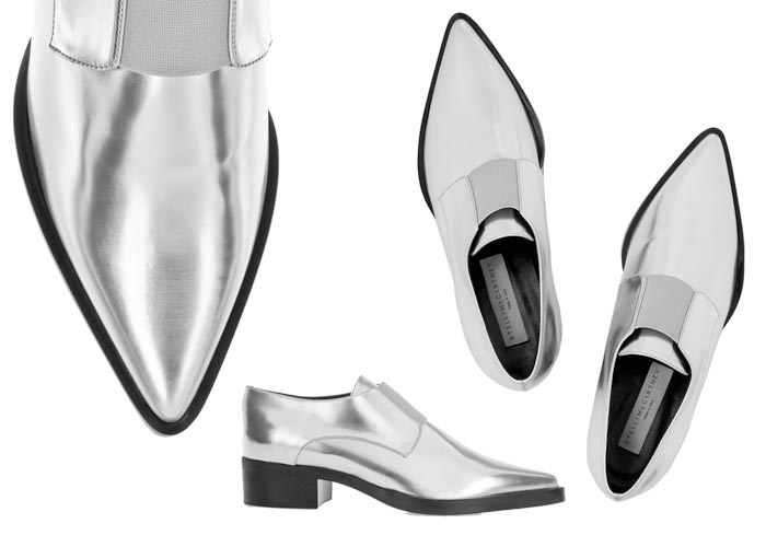 Musthave: zilveren loafers van Stella McCartney. Alles over deze coole musthave men's stijl. Stella McCartney loafers zilver, mooi en glimmend.