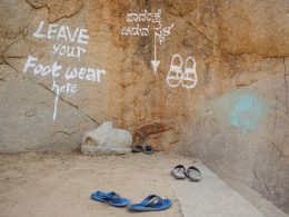 Schoenen binnen aan? schoenen uit doen