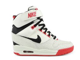 Musthave: Nike Dunk Sky High sneakers